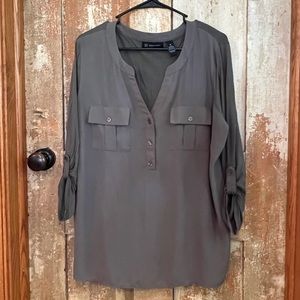 INC 1/4 BUTTON DOWN SAGE GREEN TOP